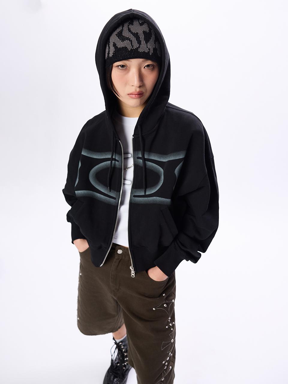 CRITIC x BEBE JACQUARD GOTH LOGO SHORT BEANIE毛帽