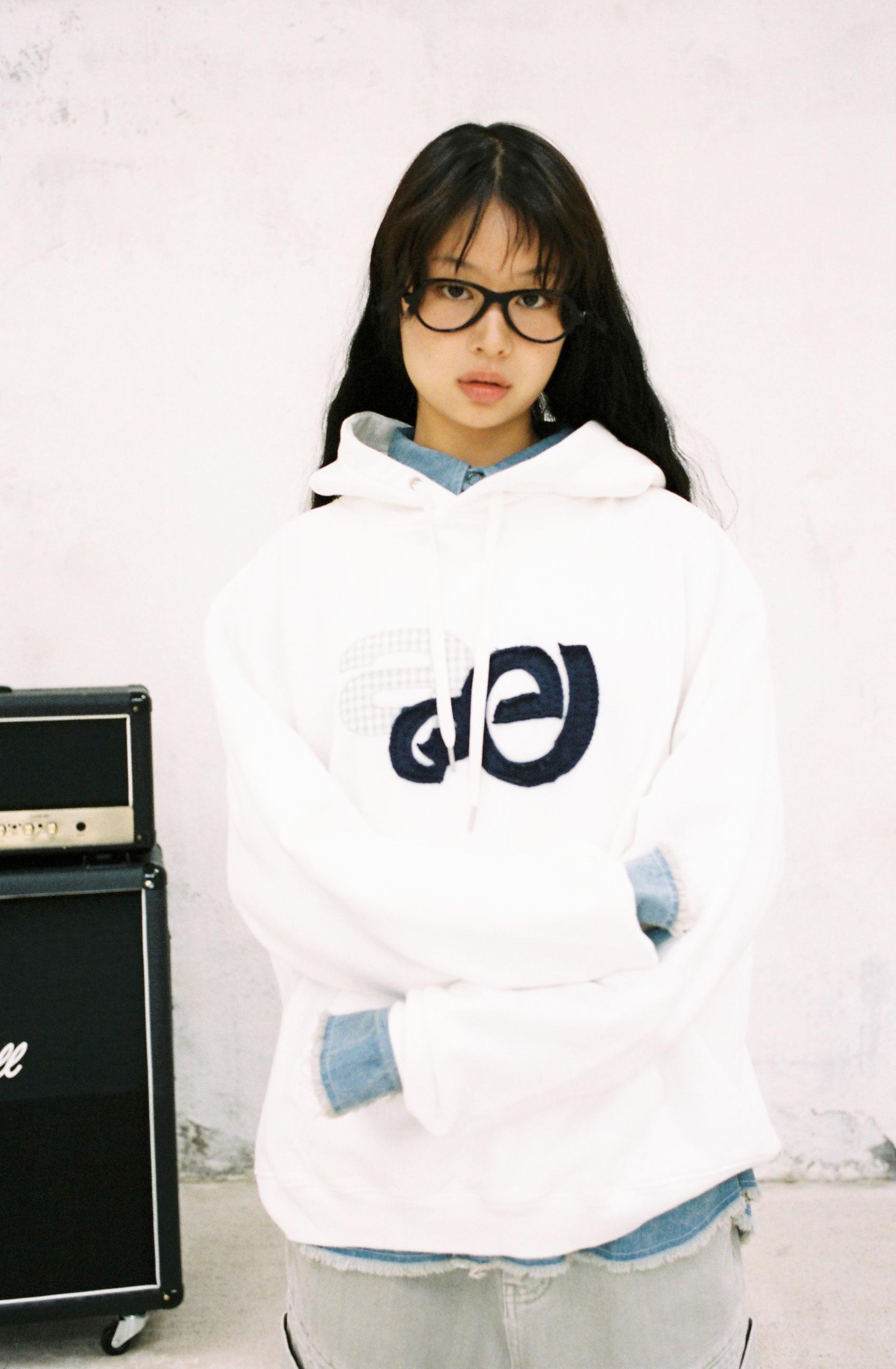 aeae APPLIQUE LOGO HOODIE