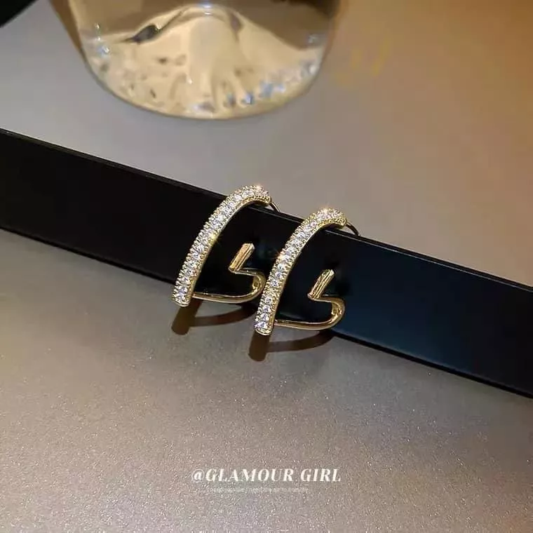 鏤空愛心鋯石耳釘