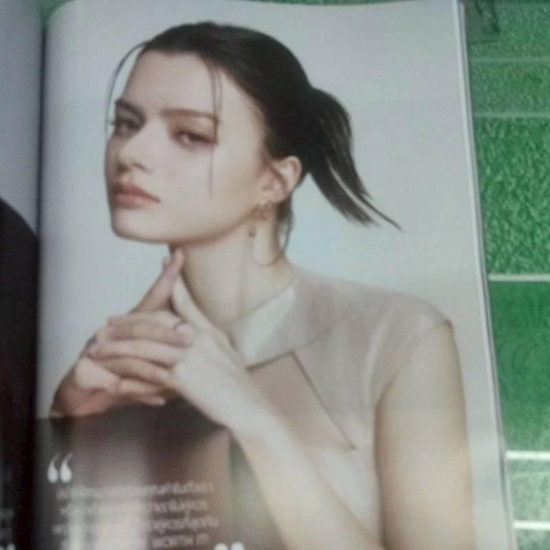 預購BAZAAR thailand  雜誌 becky  寶妹有在這期內頁    freenbecky 粉紅理論