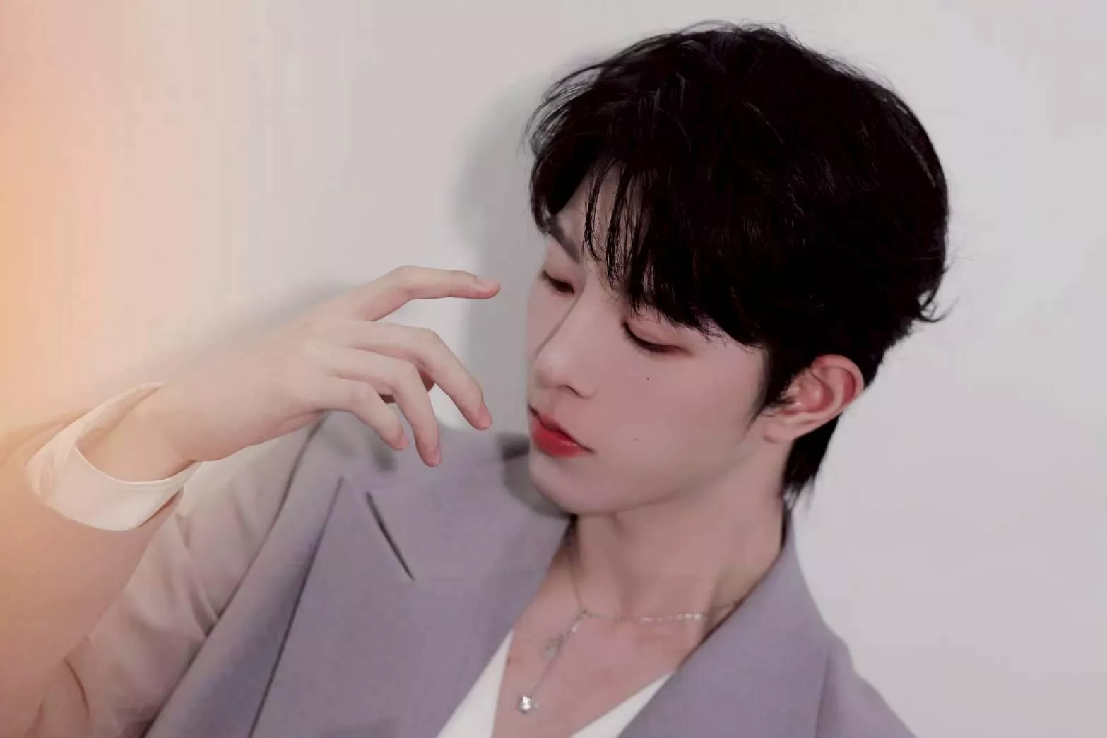 預購20天到貨    垂涎  邱鼎杰STUGAZI官方正品三連星貝殼小蝴蝶銀項鍊  谷雨直播   ---/.......星邱  星有千千杰  花生 預購20天到貨    垂涎  邱鼎杰STUGAZI官方正品三連星貝殼小蝴蝶銀項鍊  谷雨直播   ---/.......星邱  星有千千杰  花生