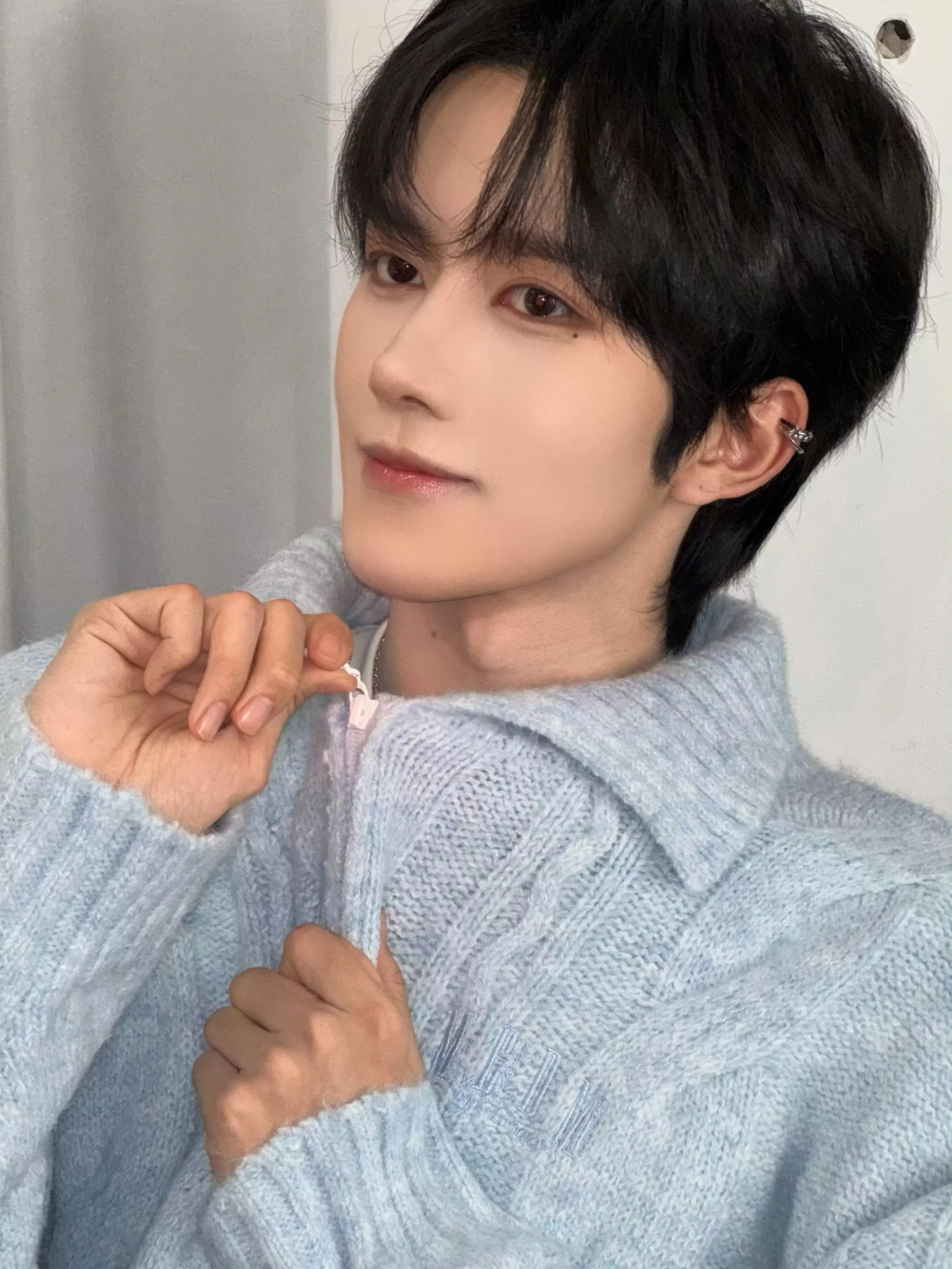 預購20天到貨 垂涎  黃星官方正品OUTOISM星際系列耳骨夾一對---------desire4狼兔星邱痊癒公約