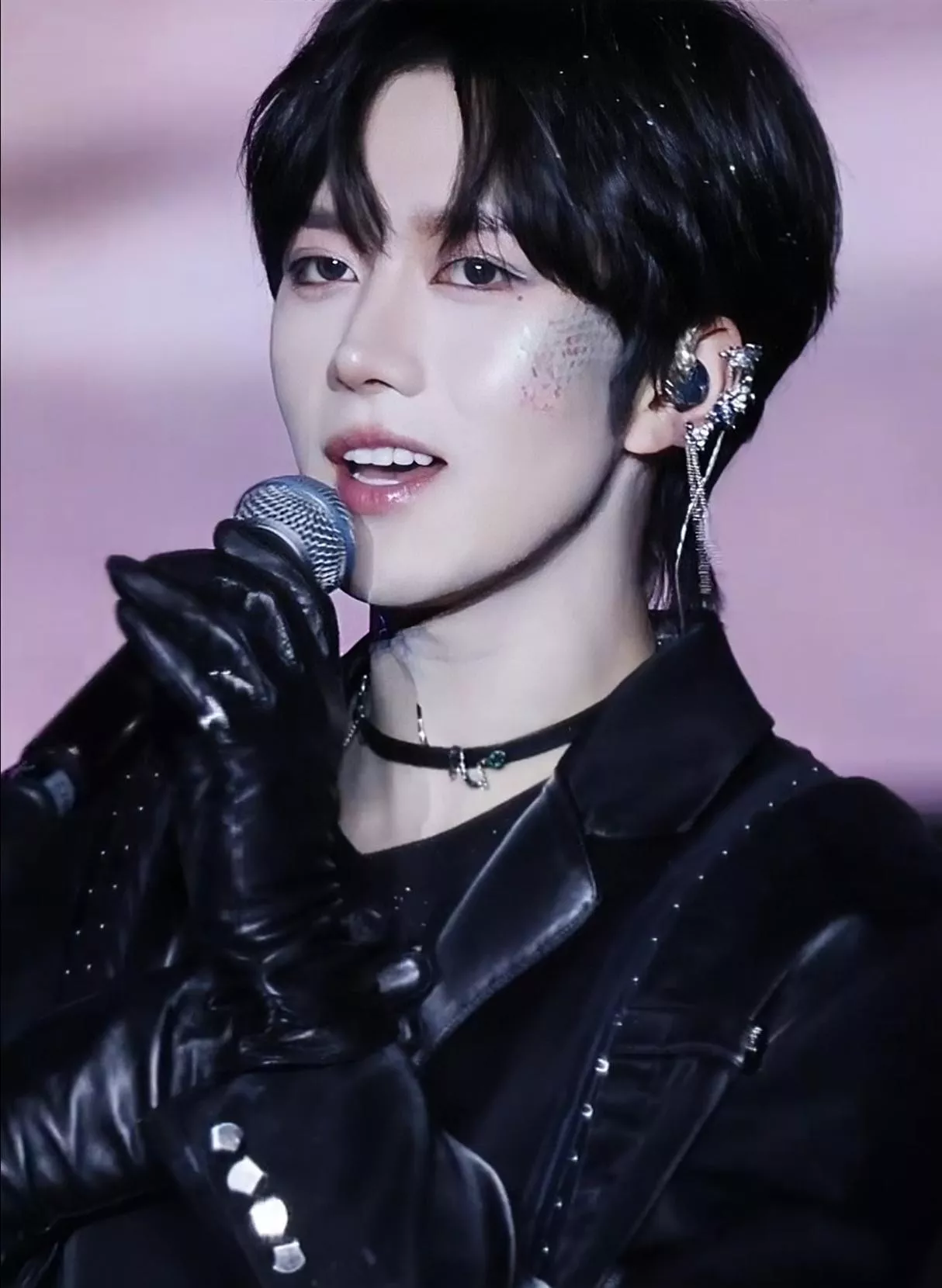 預購20天到貨 垂涎  黃星官方SUMIYAKI 原創碎鑽蝴蝶流蘇耳夾  一只  ---/.....星邱  星有千千杰  花生