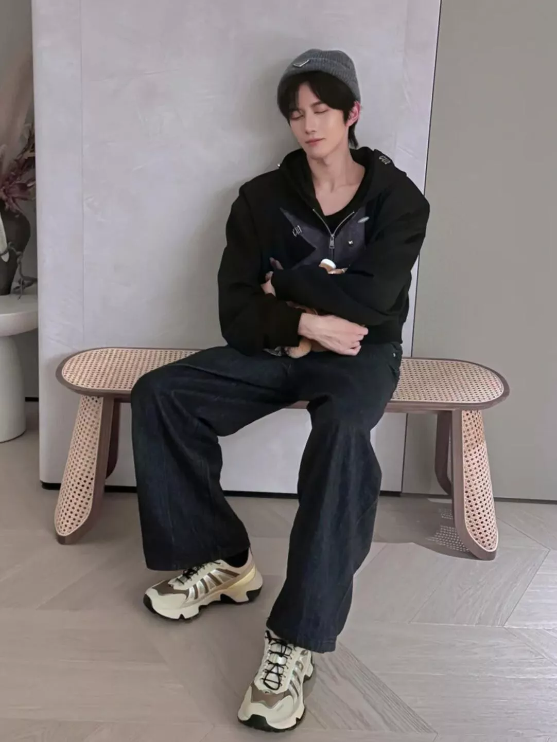 預購40天到貨  CM · 官方【黃星同款】新品首發 星星連帽短外套