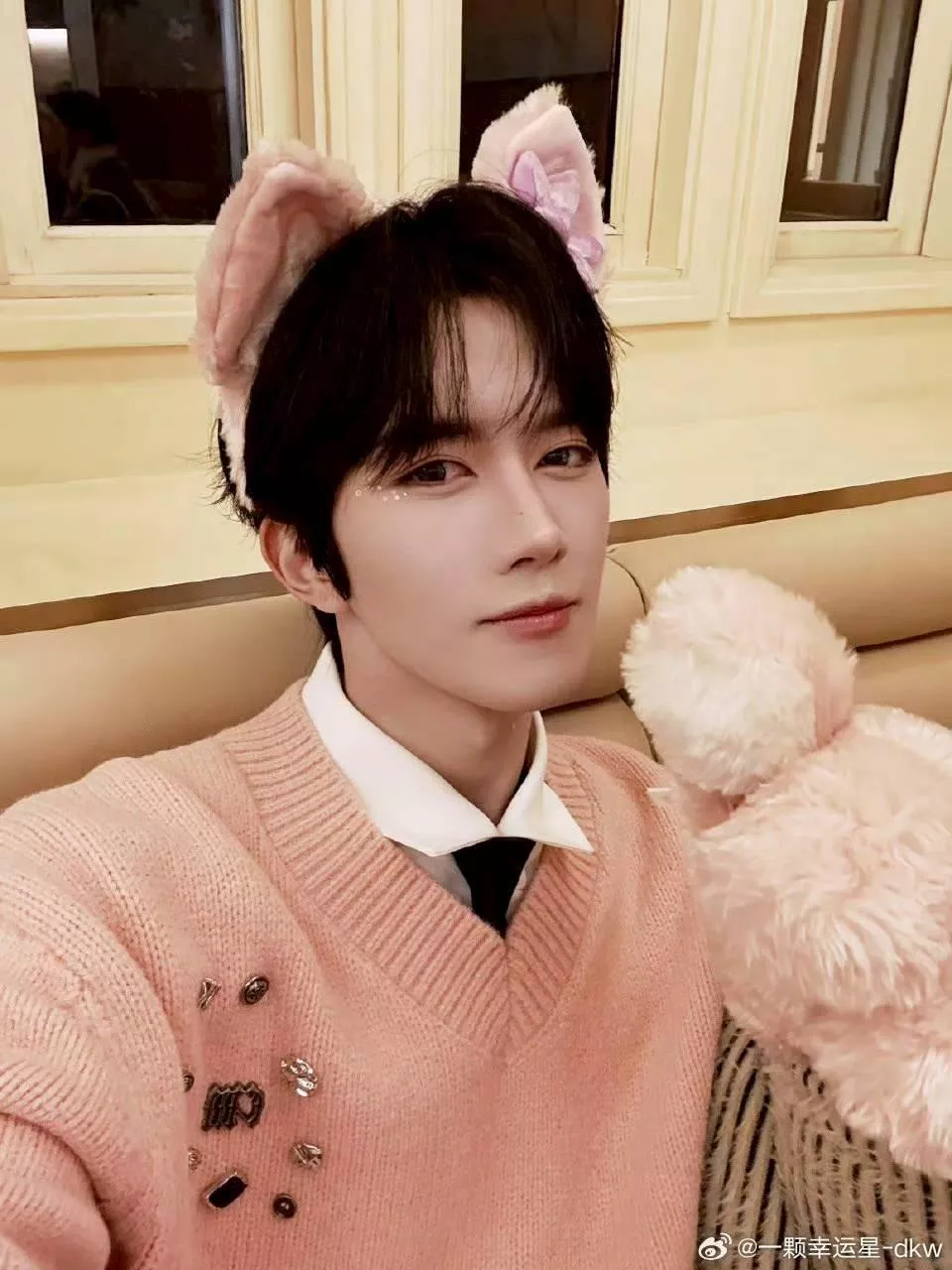 預購50天到貨   黃星同款 CM長袖粉色針織衫    -----垂涎DESIRE4花生獎勵痊癒公約