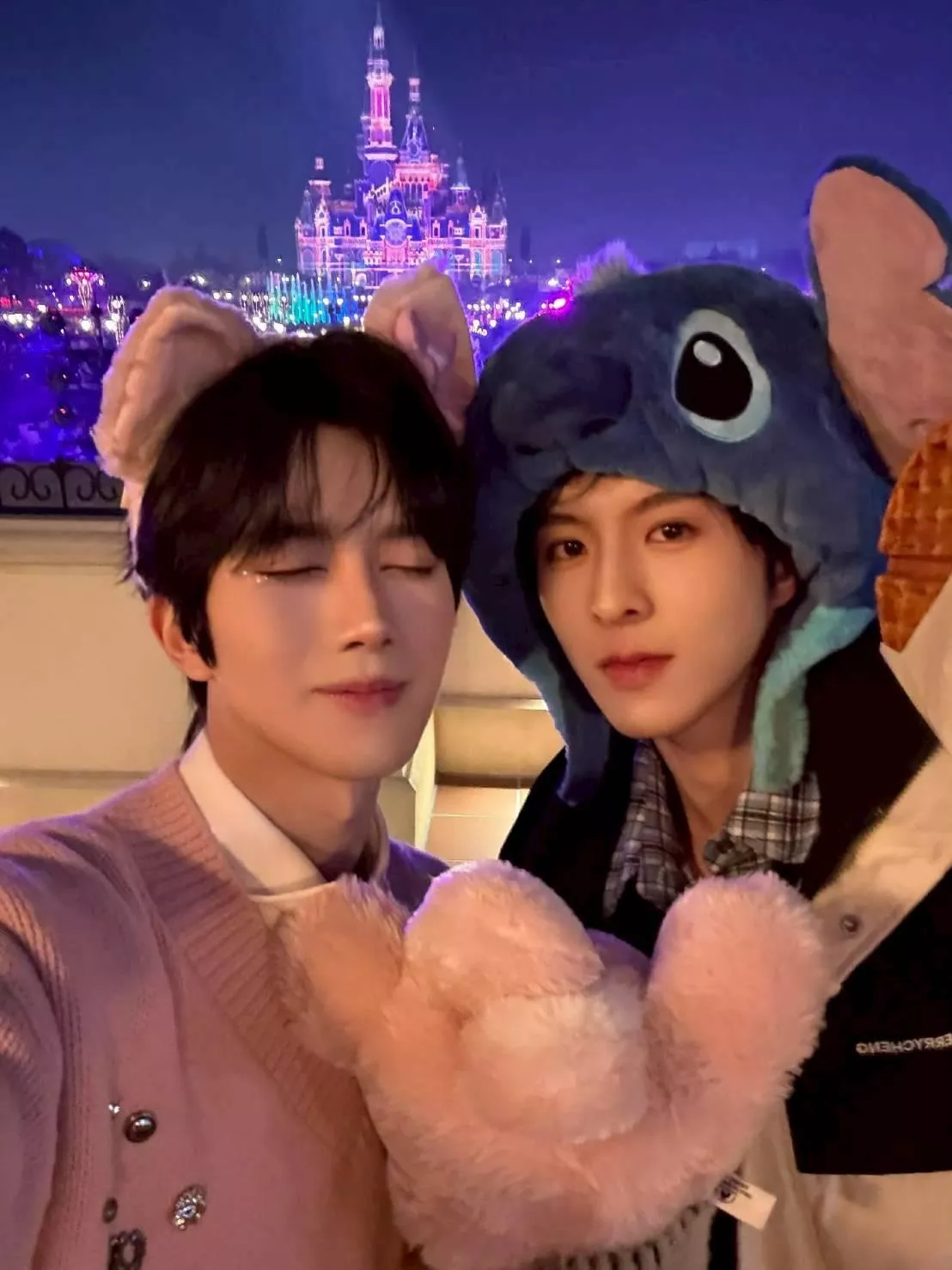 預購30天到貨    邱邱頭上的迪士尼正品史迪奇毛絨頭套------    垂涎 星邱 Desire4