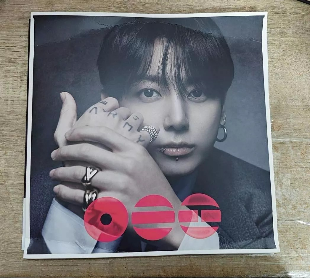 現貨  BTS正規五黑膠-田征國封面,  運輸造成外包裝有損