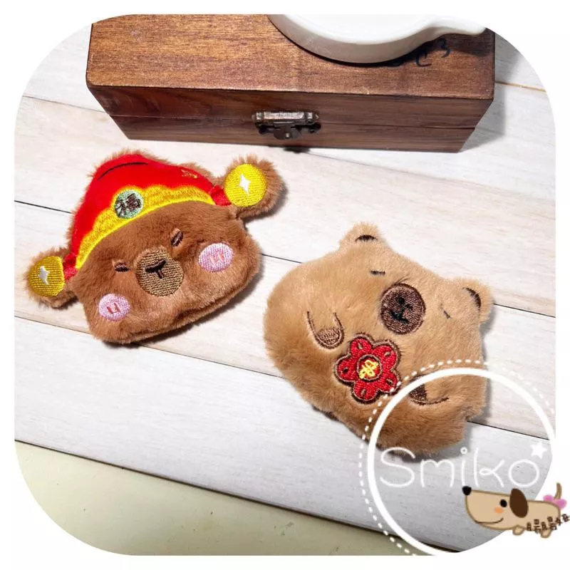 Smiko腸腸妞🌟可愛刺繡卡皮巴拉毛絨掛飾 療癒水豚君 DIY材料 裝飾擺飾 禮物