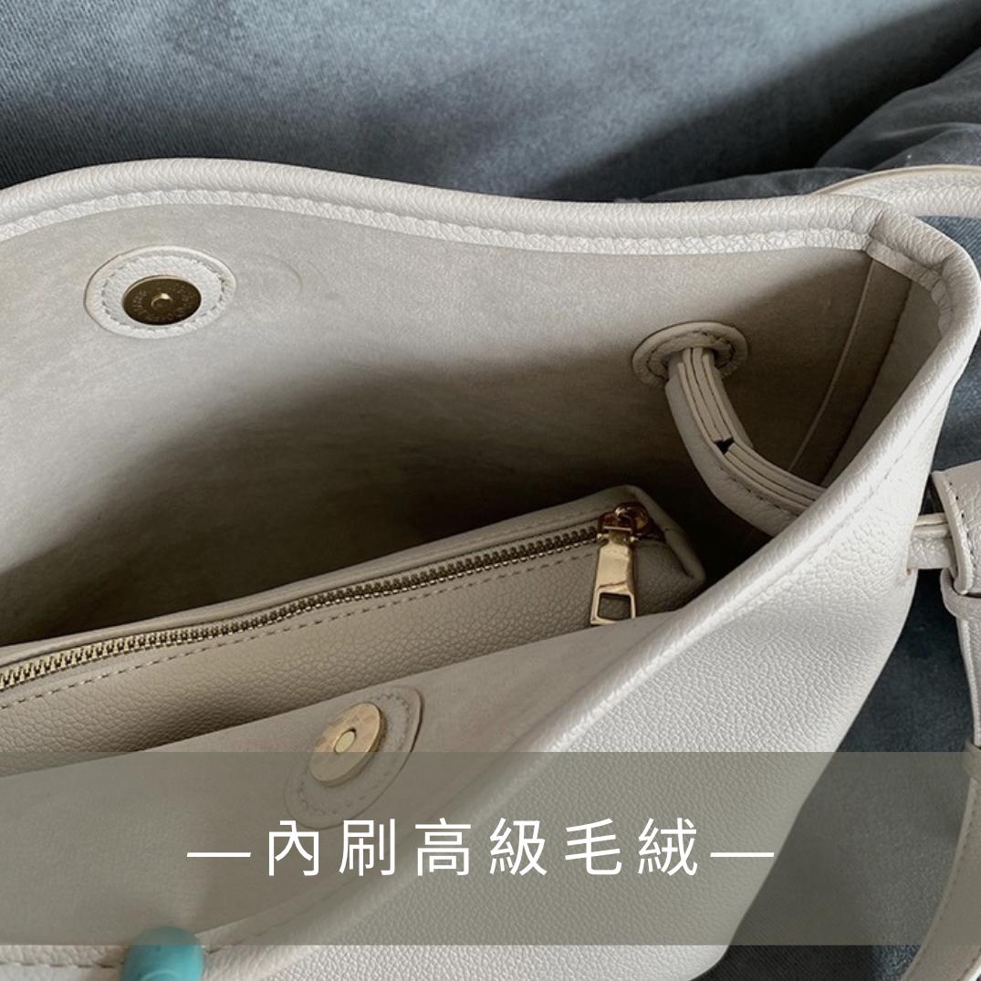 奶油白軟皮水桶包