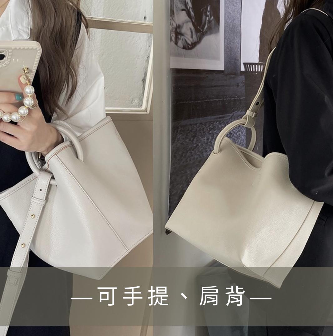奶油白軟皮水桶包