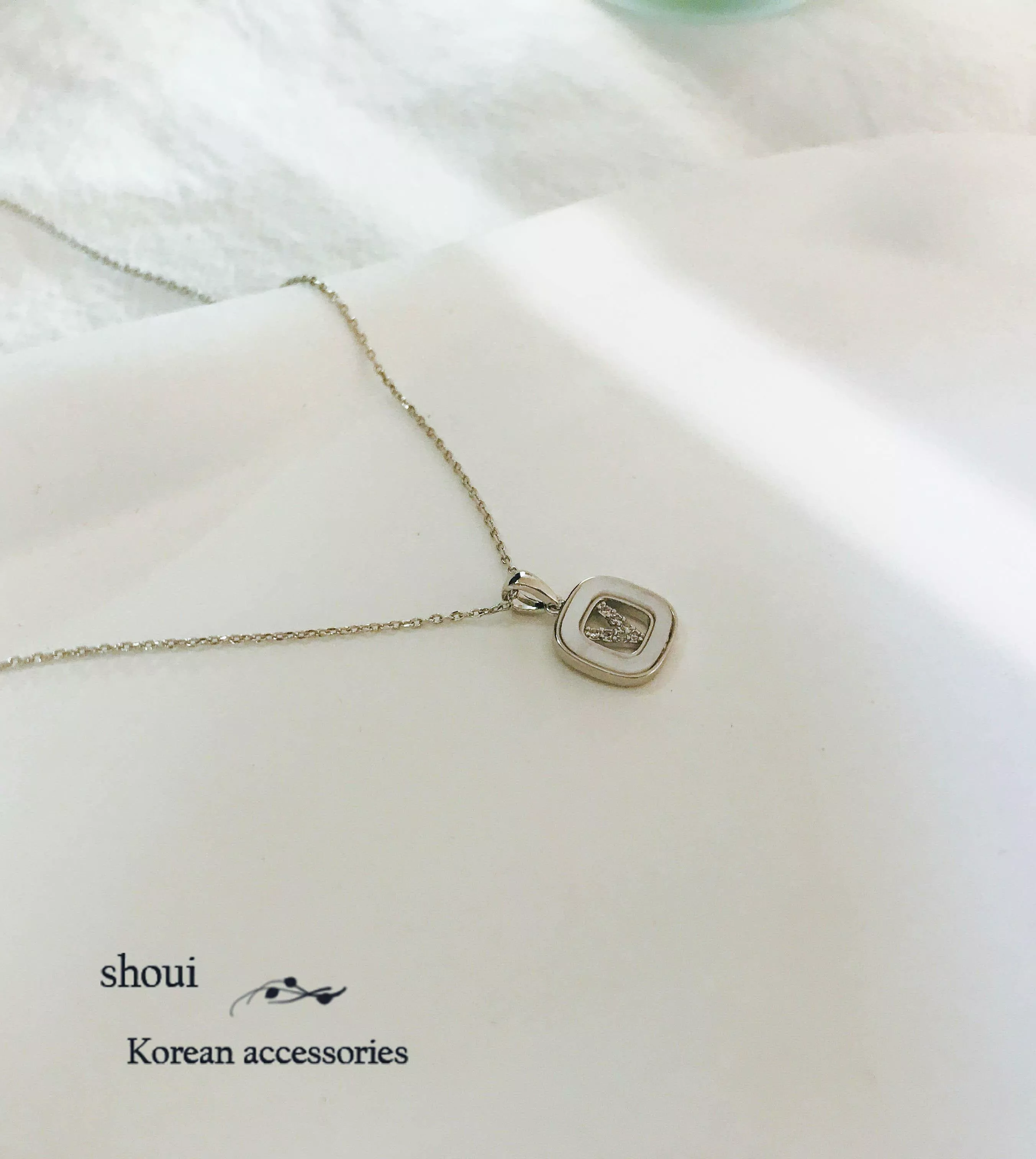 招牌動作 | 鎖骨項鍊