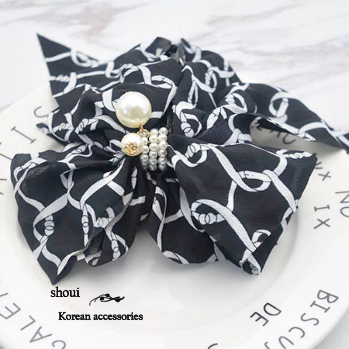 纏   繞 | 馬尾香蕉夾