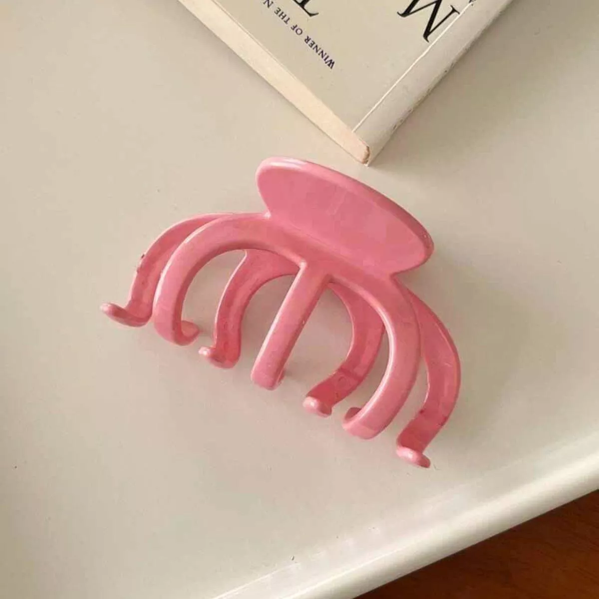 立   足 • 鯊魚夾