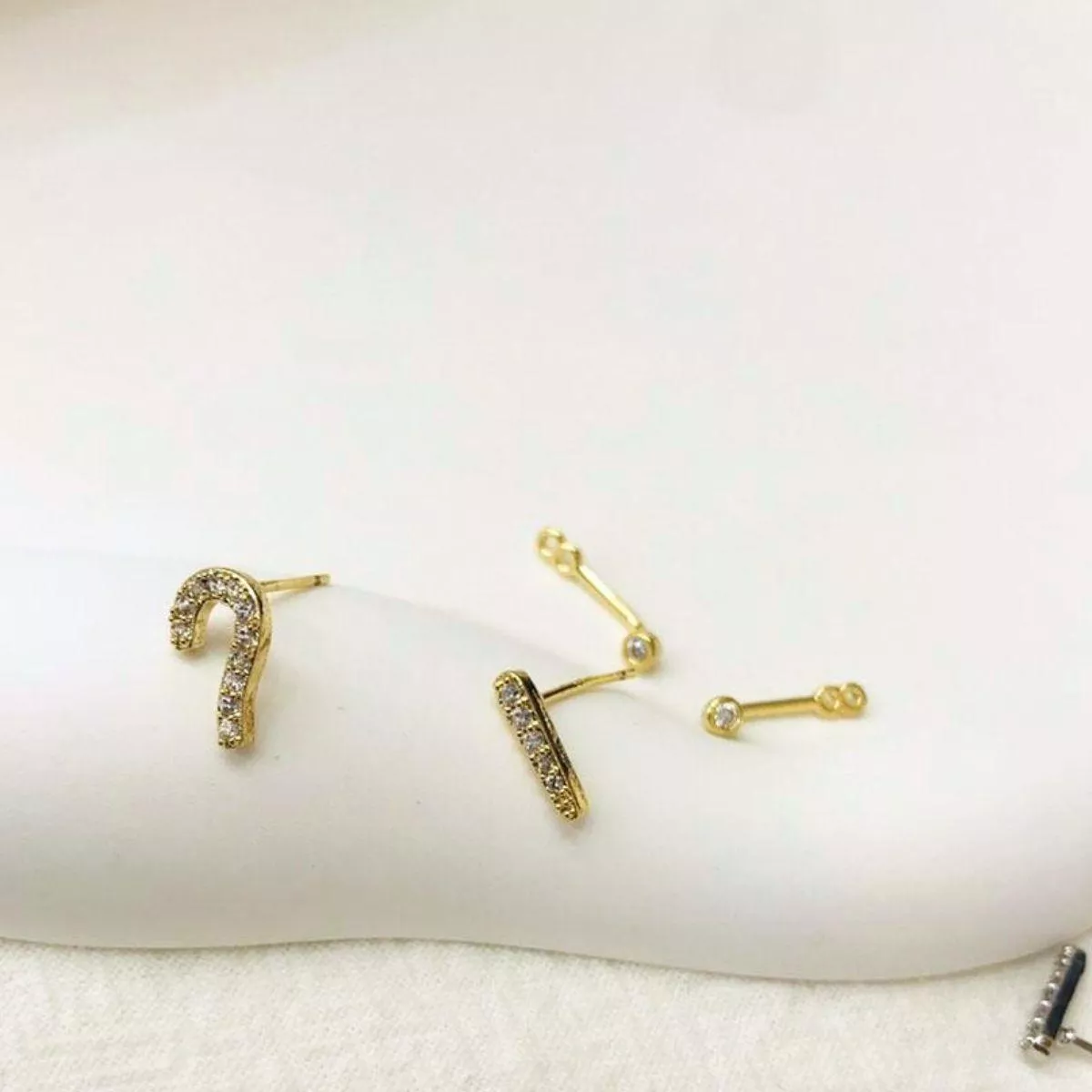 當問號碰上驚嘆號 • 貼耳耳環