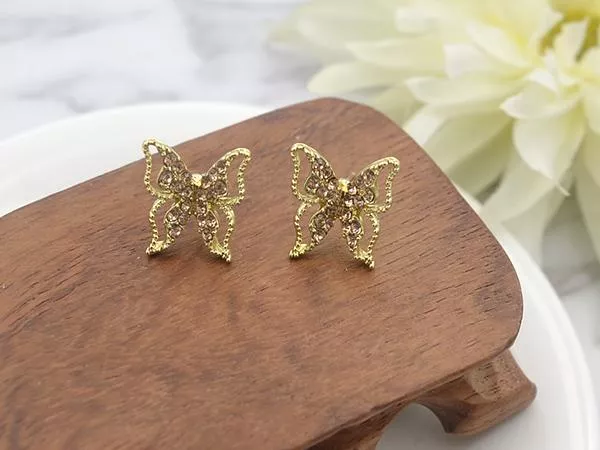 雨   蝶 • 貼耳耳環