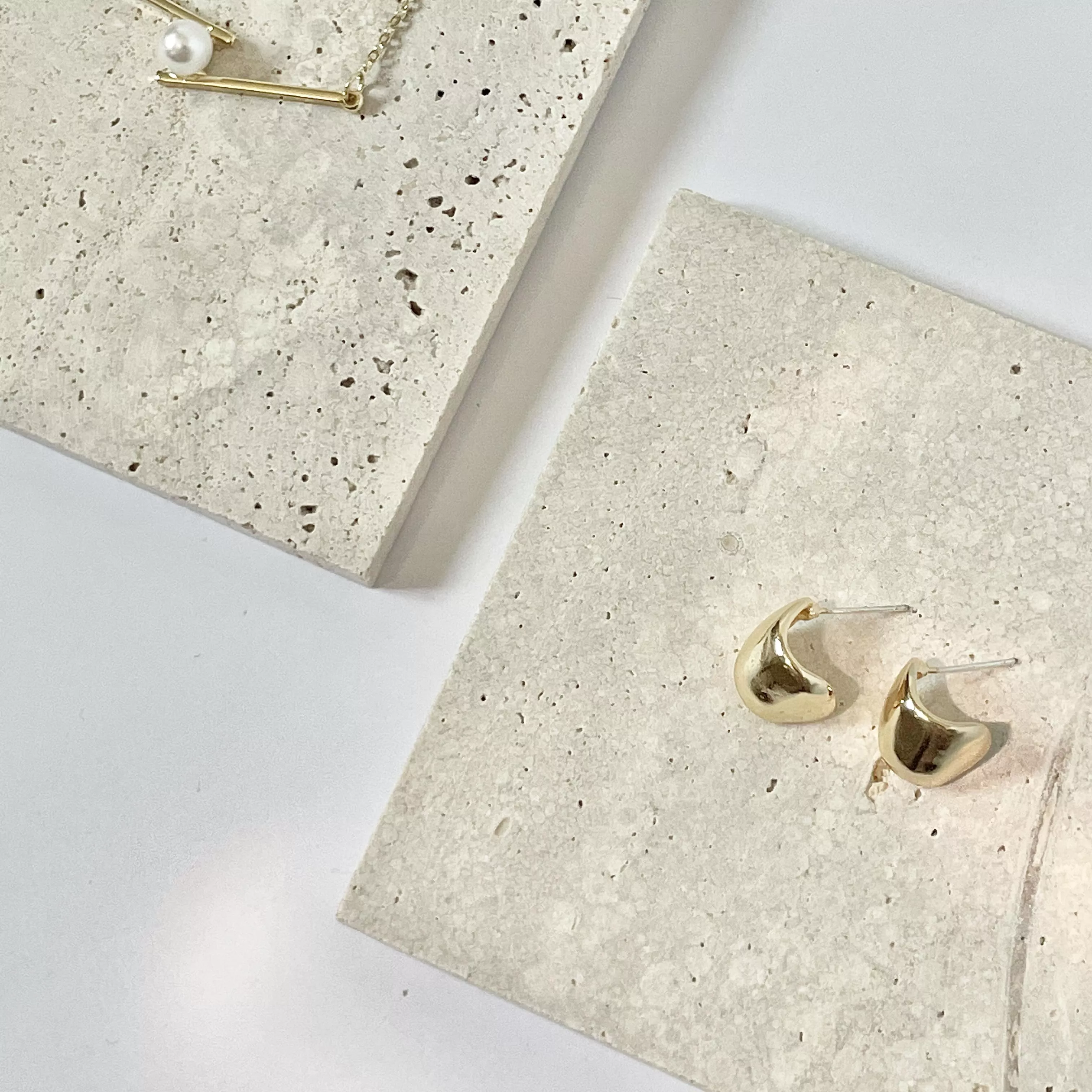 韓劇女主都在戴的不規則金釦耳針˚*ෆ