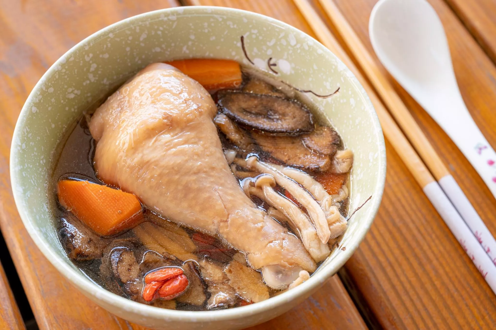 牛蒡精靈菇雞湯