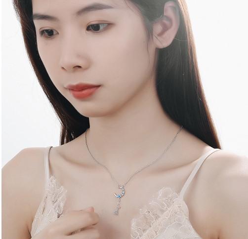 項鍊-月牙灣 INS小眾設計月亮水滴鎖骨鍊 短項鍊