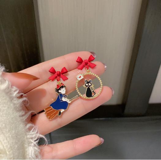耳環-飛天魔女 趣味童話魔女貓咪夾式耳環