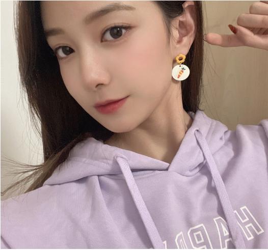 【超值耳夾99】小兔吃蘿蔔 童趣兔子蘿蔔夾式耳環