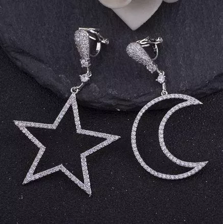 閃亮星月不對稱三角角耳夾｜無耳洞可戴・氣質日常耳環