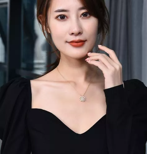 【超值項鍊】氣質簍空幸運草鈦鋼項鍊一款2戴