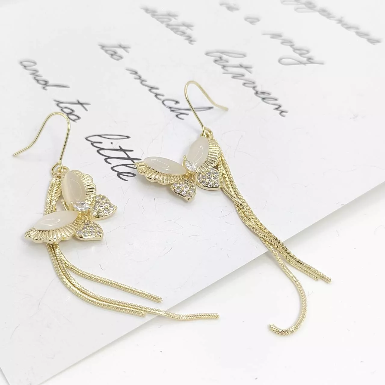 【超值耳環99】往日情深 貓眼石蝴蝶流蘇耳鈎