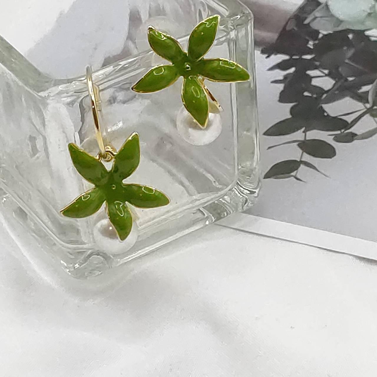 【超值耳環99】氣質925銀針桐花珍珠不對稱耳釘