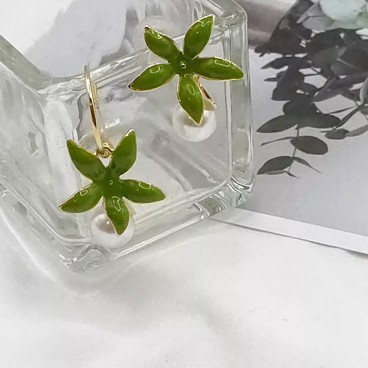 【超值耳環99】氣質925銀針桐花珍珠不對稱耳釘