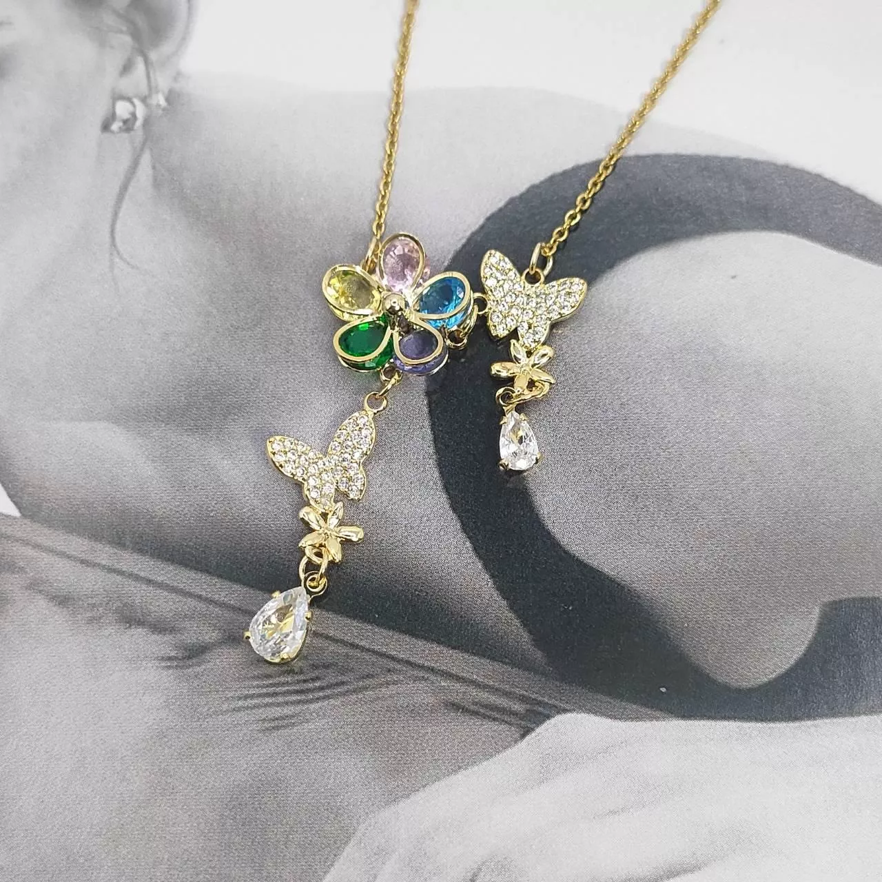 項鍊-繁花似錦 彩色花朵蝴蝶鋯石鎖骨鍊