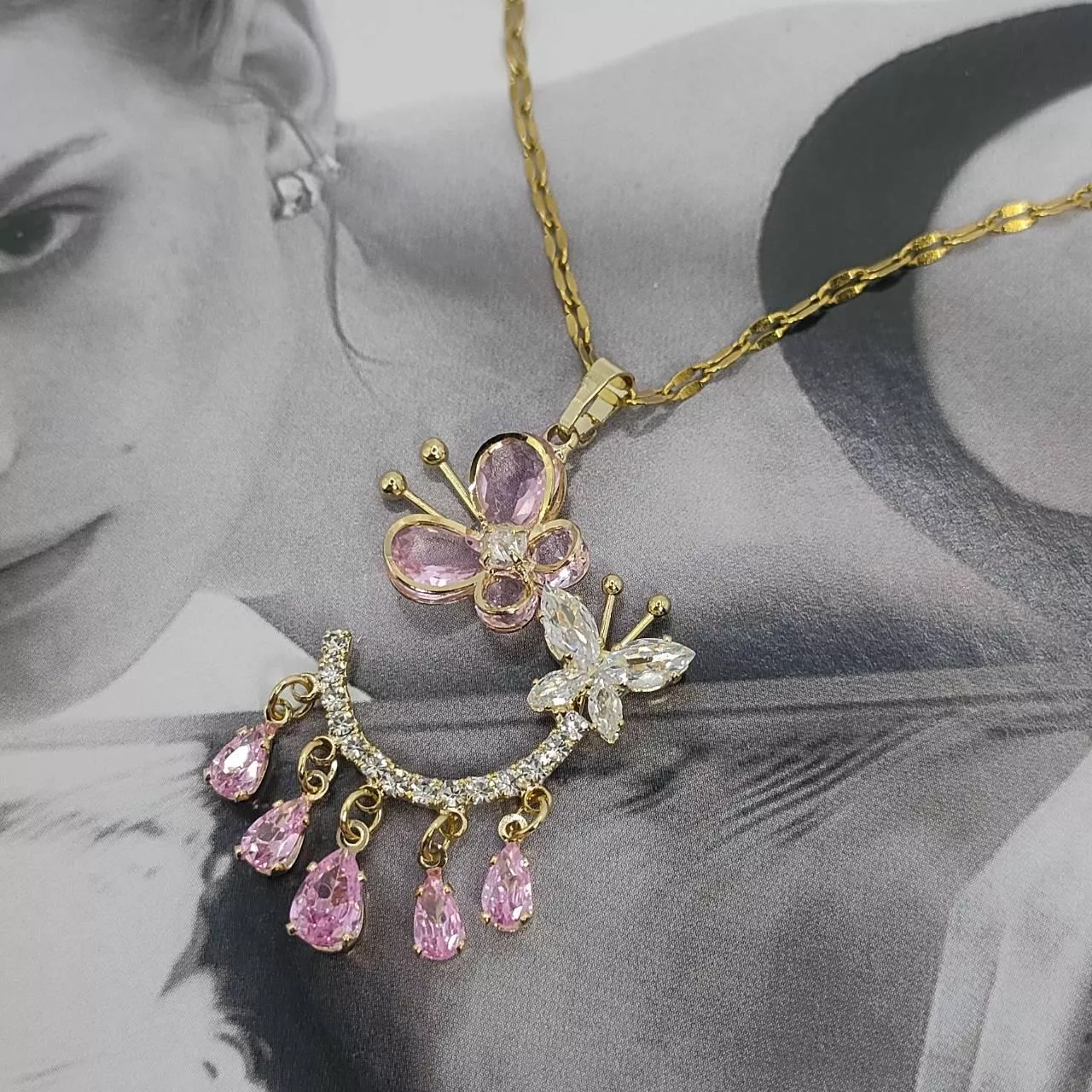 項鍊-蝶戀花 粉色蝴蝶鋯石水滴鎖骨鍊