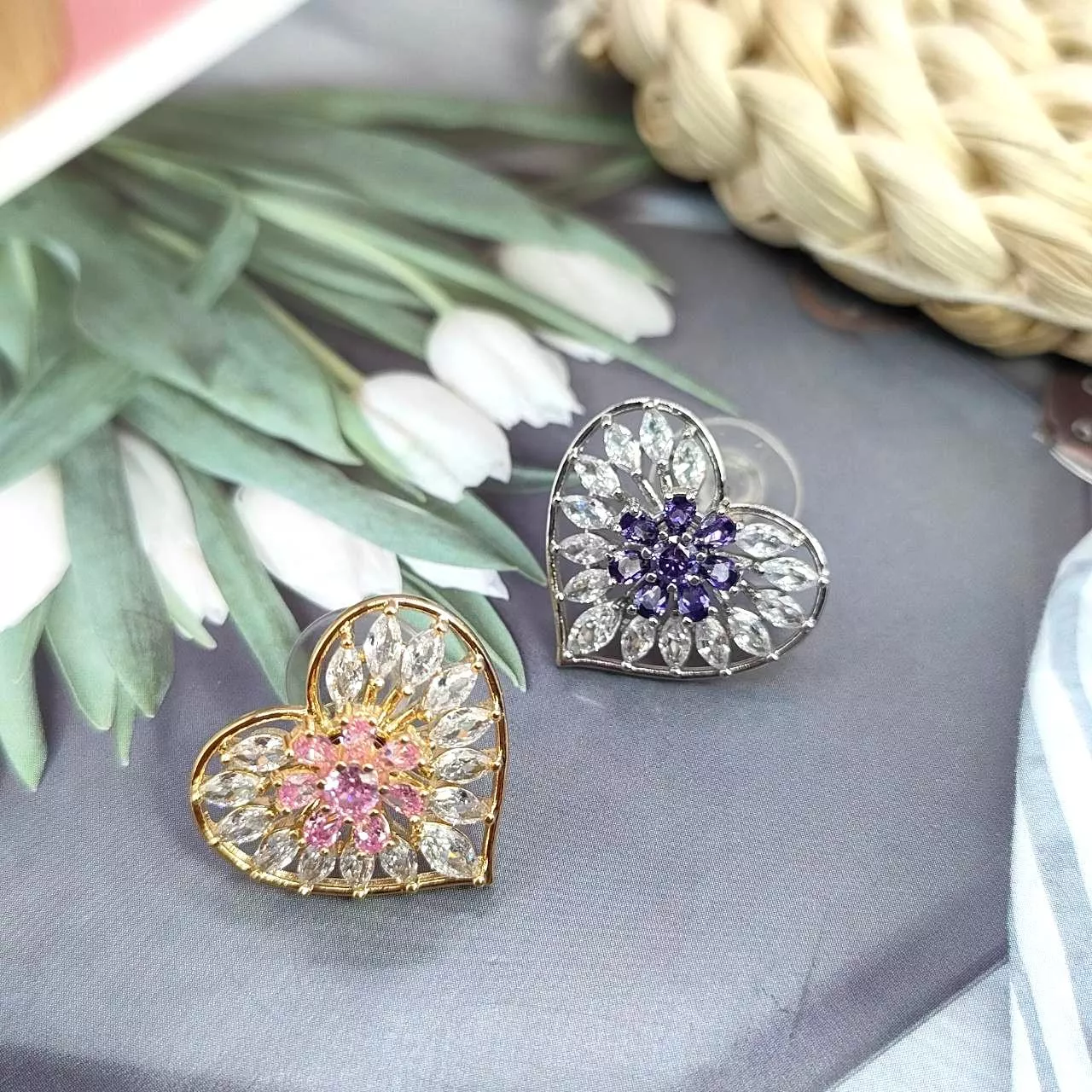 耳環-閃亮甜心 華麗輕奢愛心旋轉花朵鋯石銀針耳釘