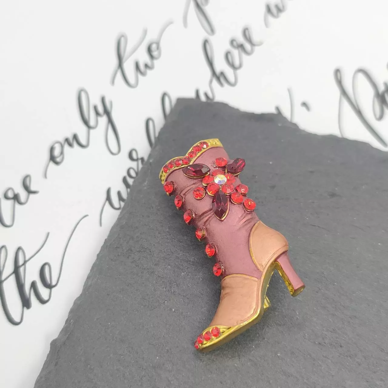 【超值配件99】女王的高靴 酒紅色花朵高跟鞋胸針