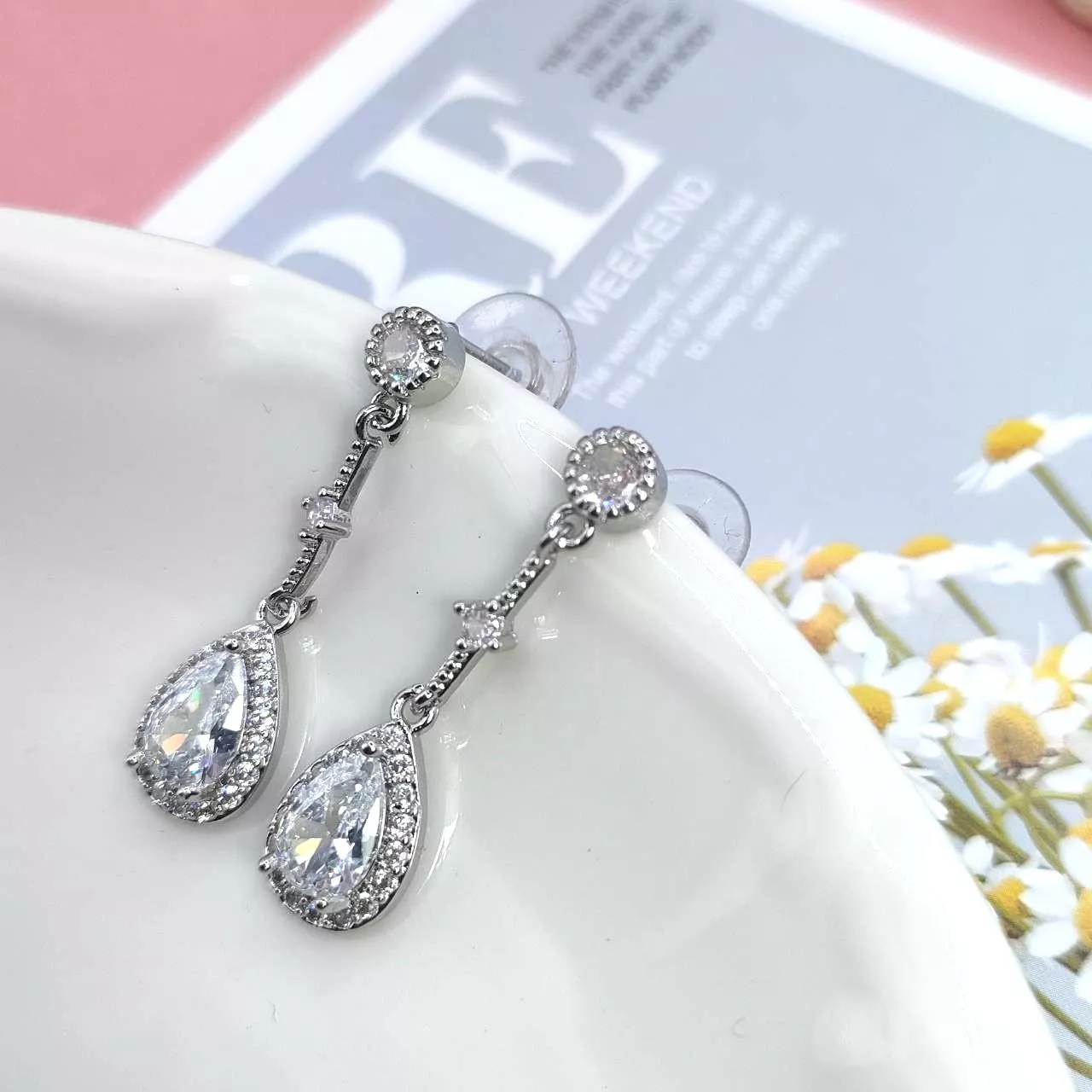 水滴鋯石垂墜耳環｜優雅氣質款