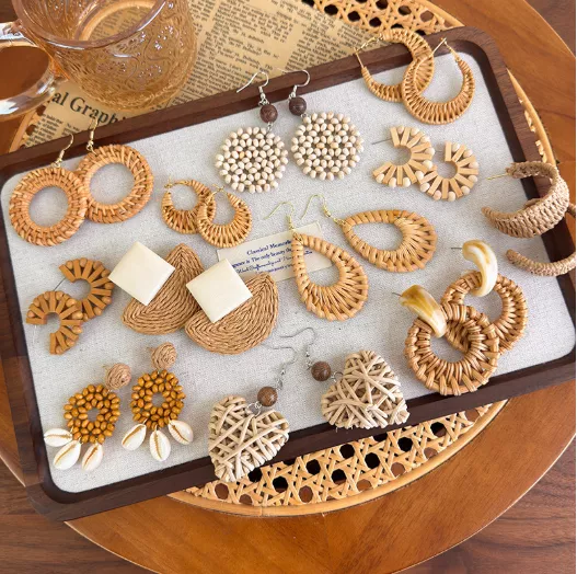 藤編愛心耳環｜海島風・度假穿搭必備