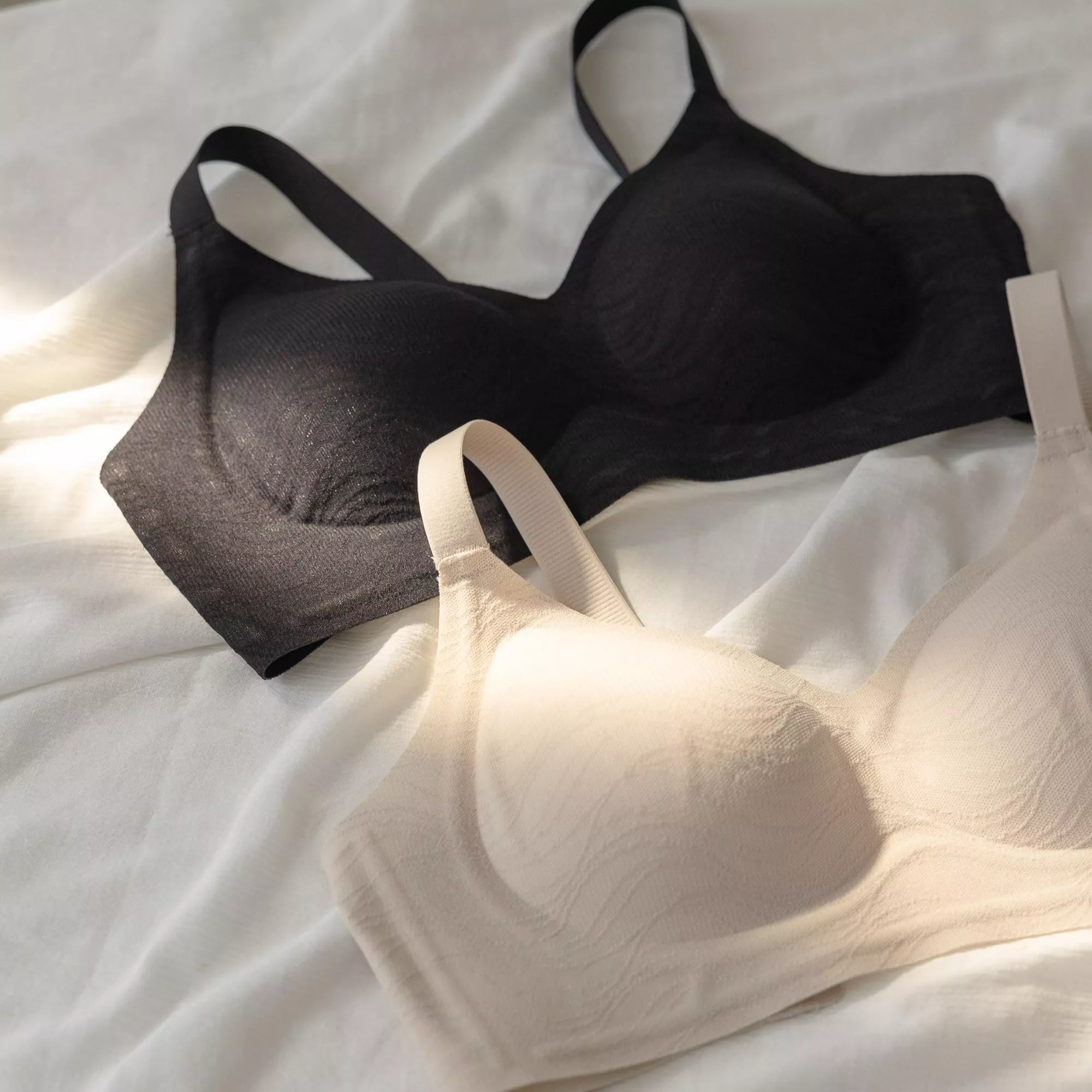 現省252【官網限定】o'some 輕紗背扣裸感內衣 2件組 (溫柔米+雅致黑)