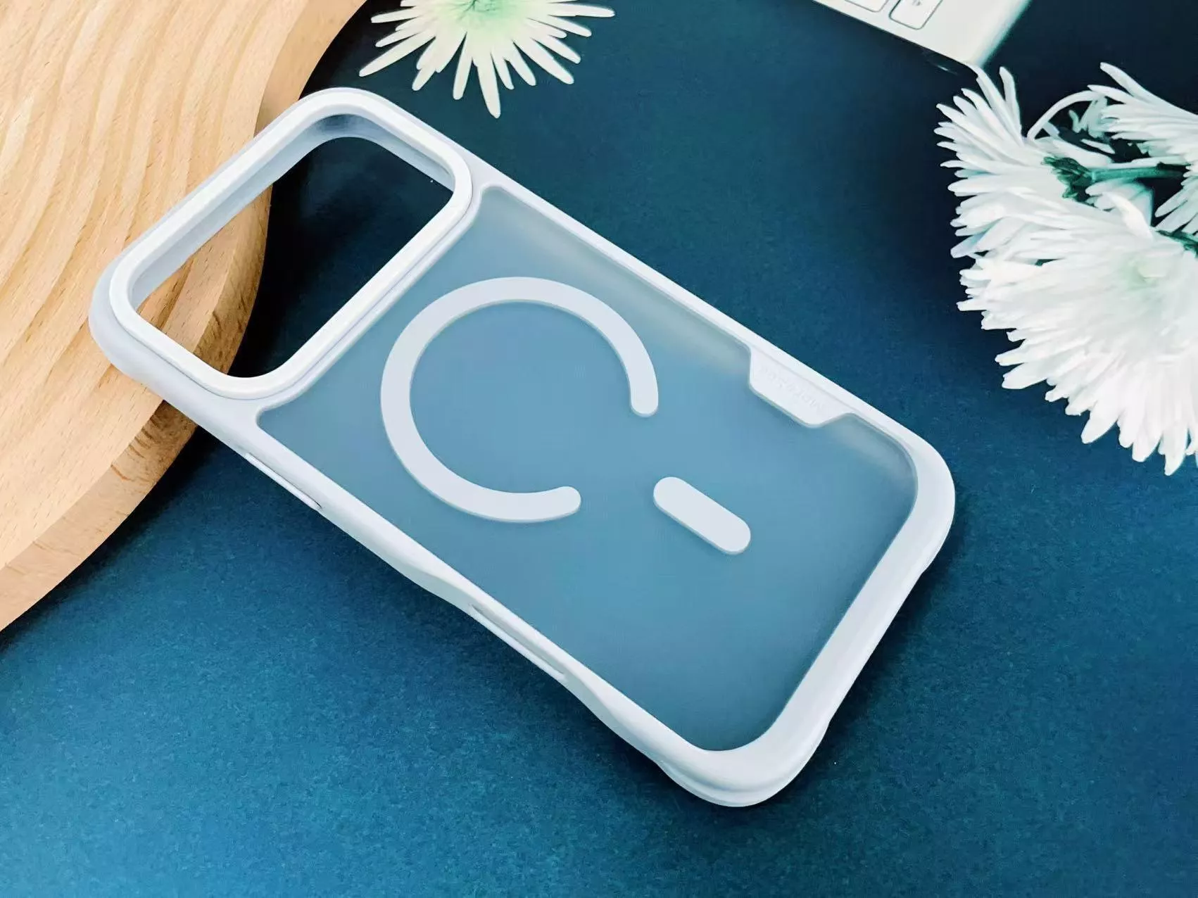 柔彩磁吸【iPhone17系列】雲霧の白