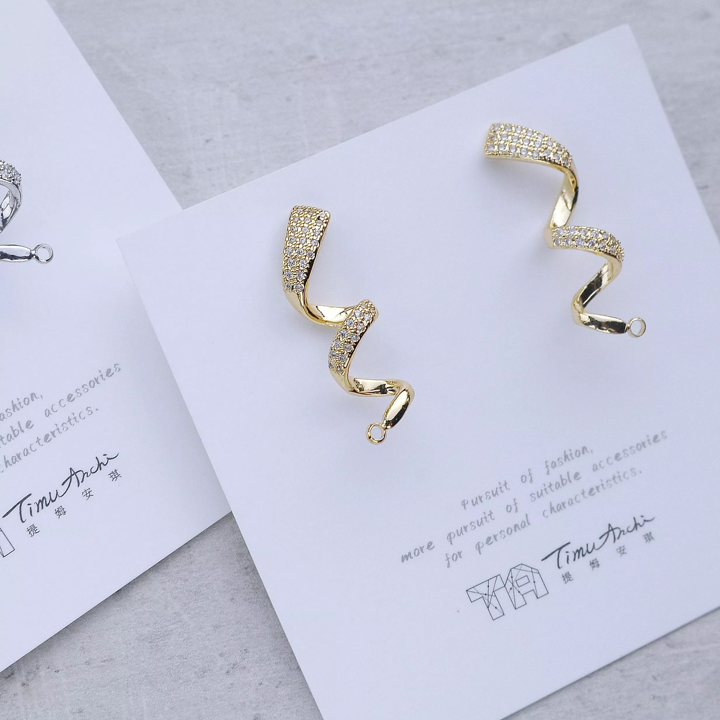 微鑲鑽螺旋卷卷耳環