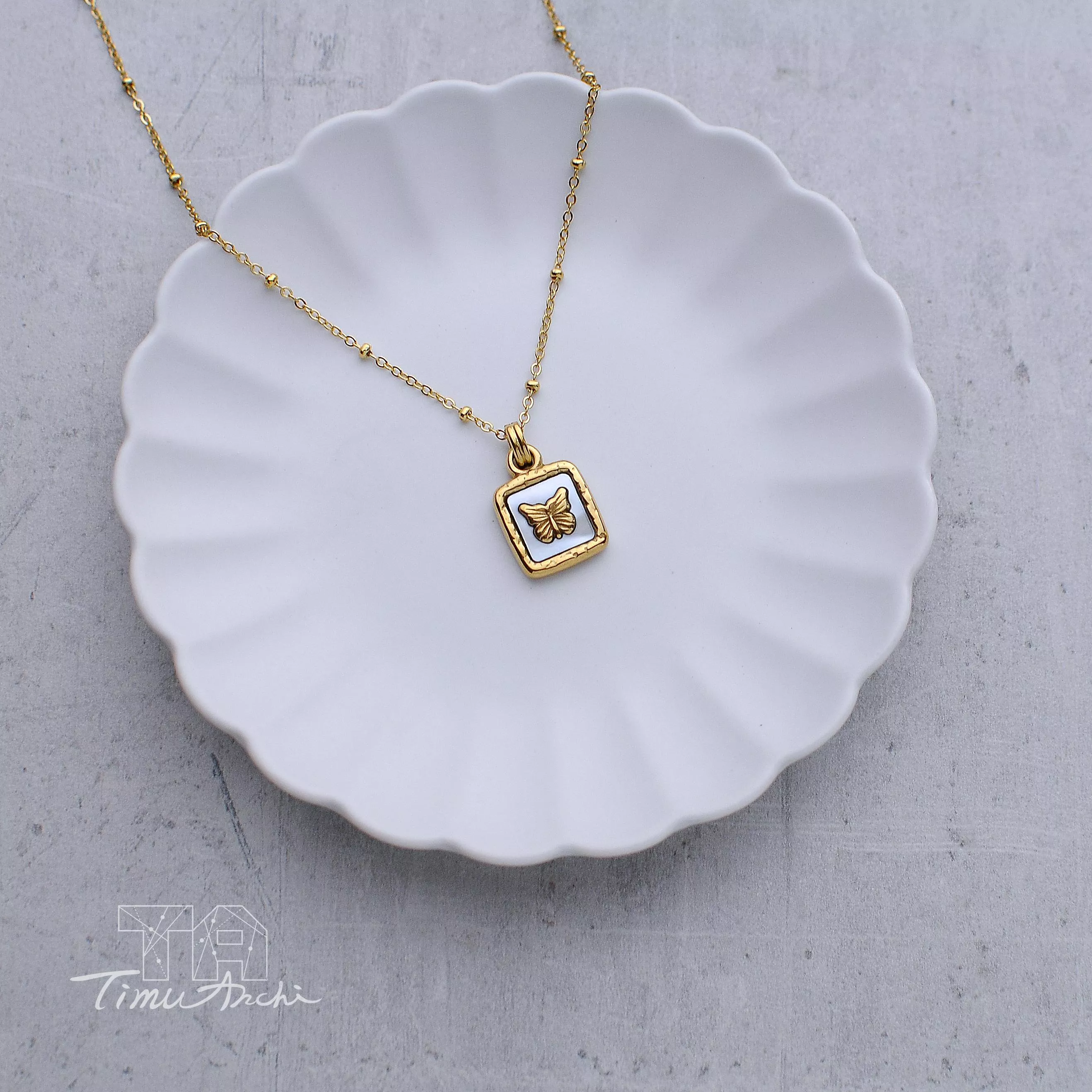 貝殼蝴蝶圖騰不鏽鋼項鍊