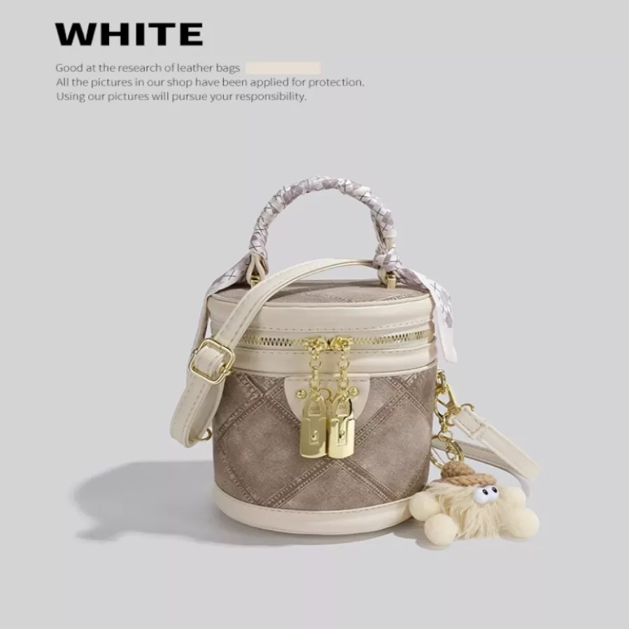 專櫃正品水桶包-白色