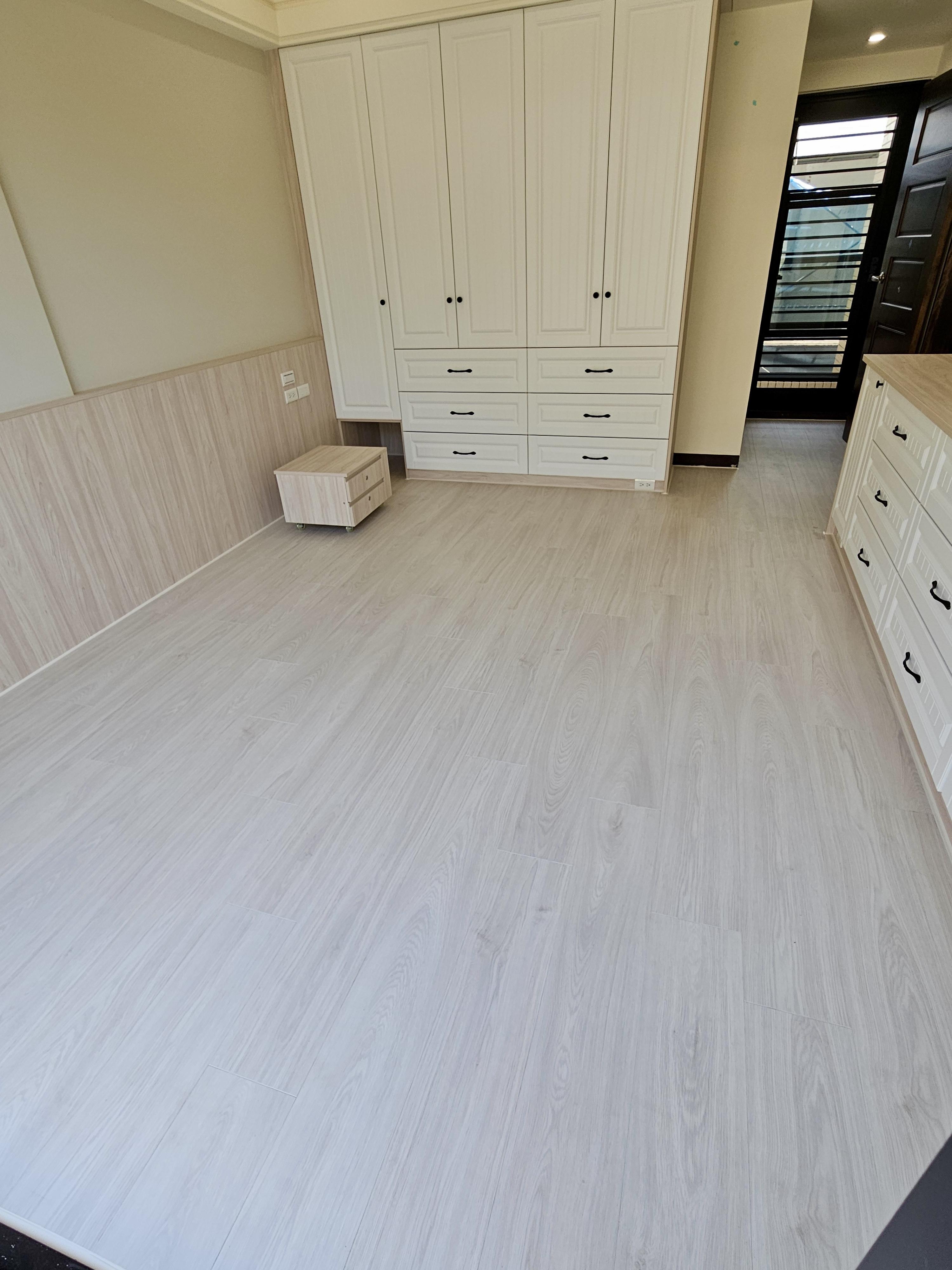 德國製造48hr抗水超耐磨木地板