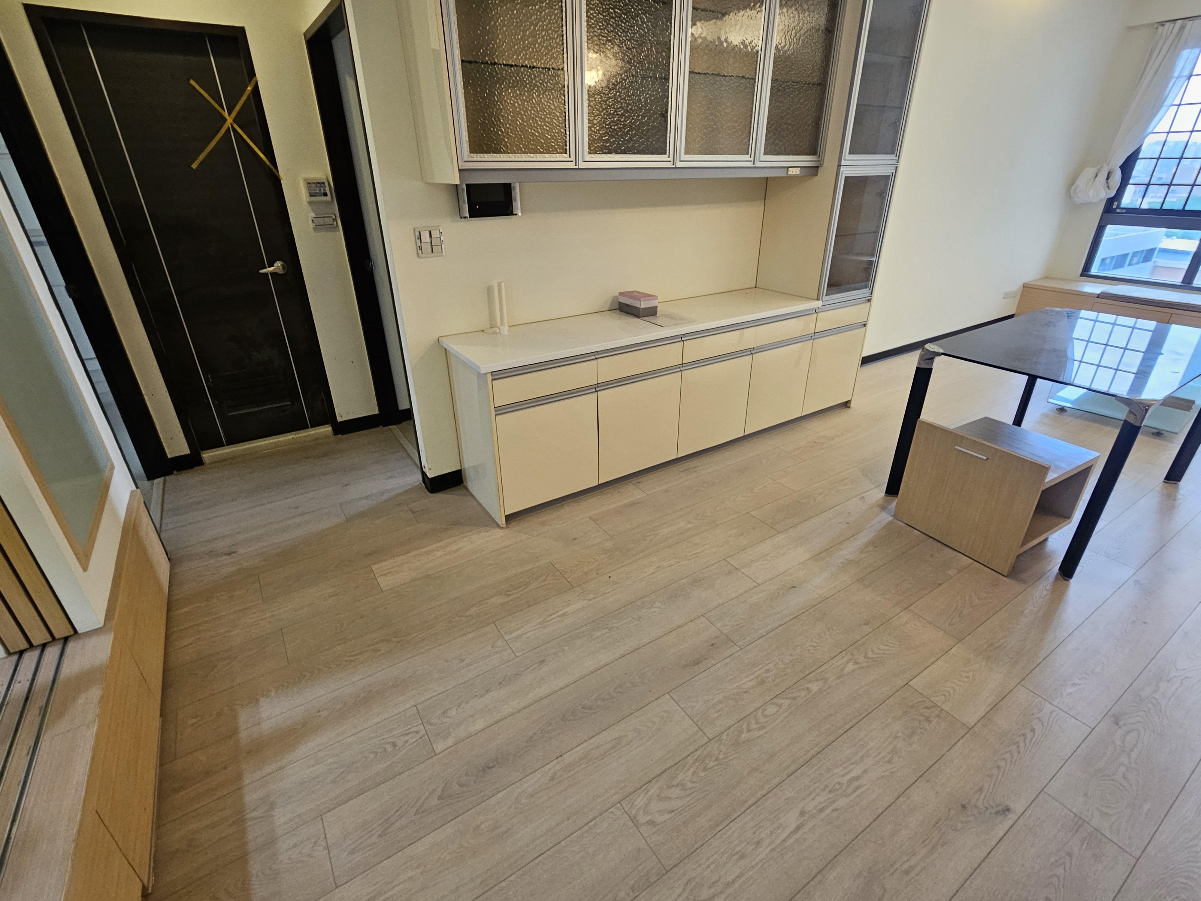 德國製造100hr抗水超耐磨木地板