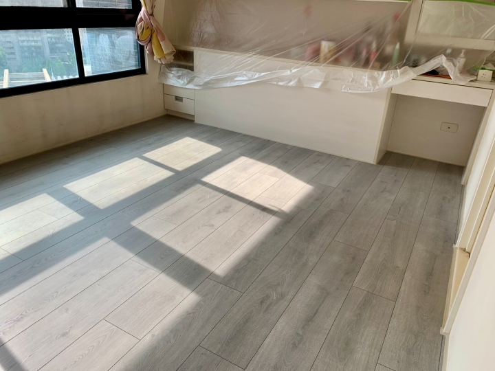 德國製造48hr抗水超耐磨木地板