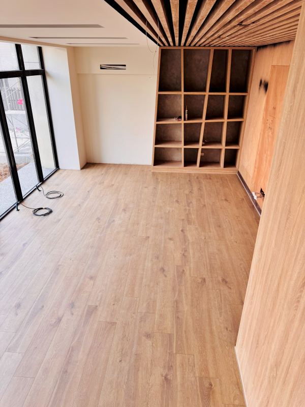 德國製造100hr抗水超耐磨木地板