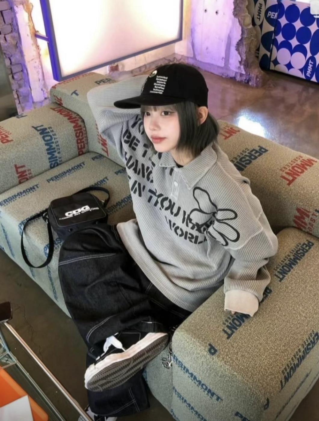 【JA】韓國🇰🇷針織 開領寬鬆 中性 小花長袖上衣