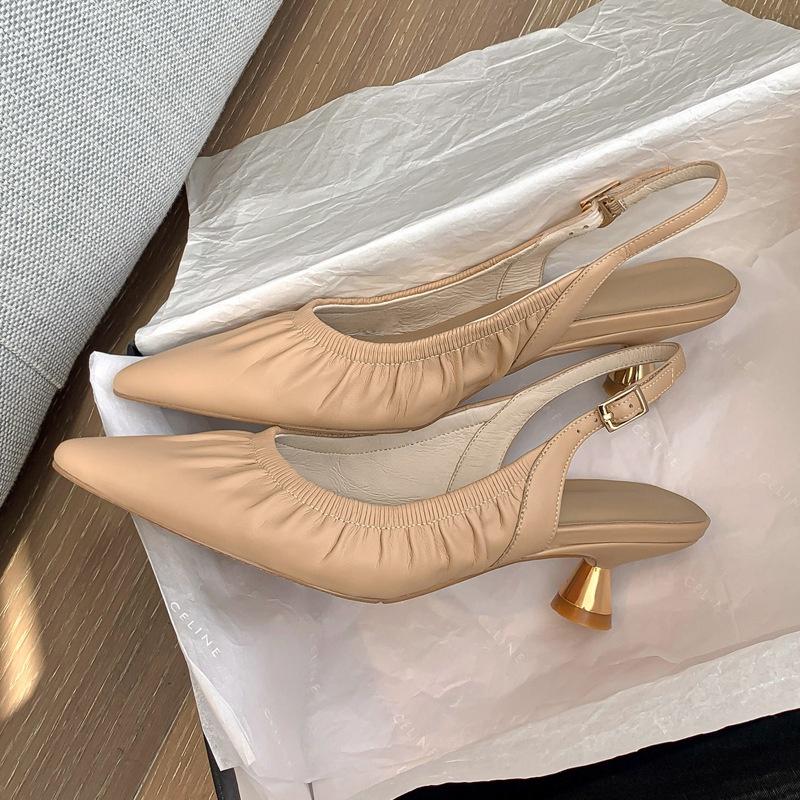 DANDT 柔軟褶皺羊皮電鍍小貓跟2023夏新款細中跟尖頭全皮包頭后空涼鞋女(23 JUN BSH) 歐美女鞋