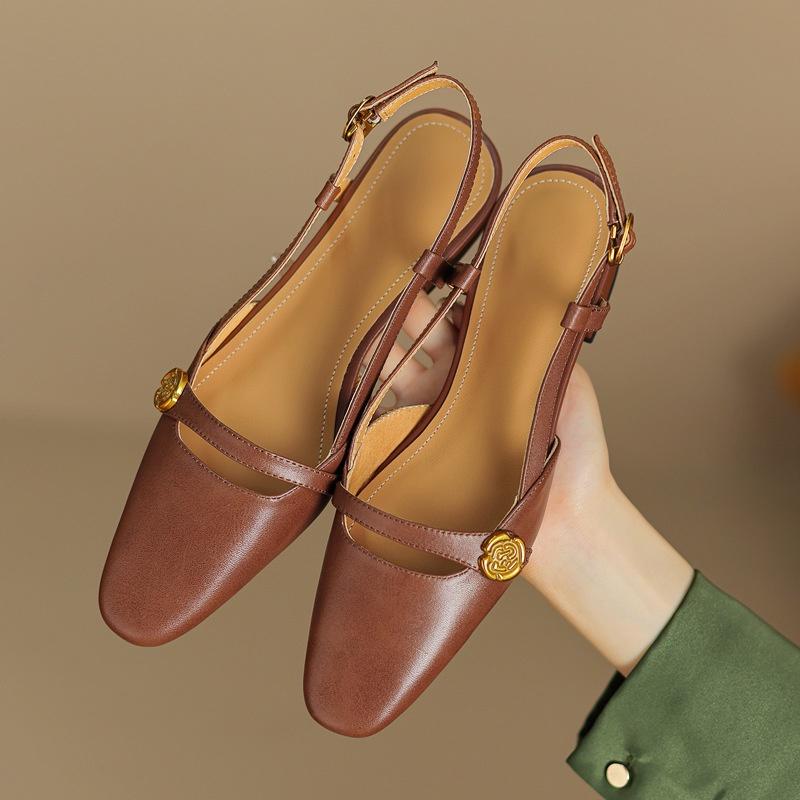 DANDT 山茶花秀氣小方頭質感牛皮2023春夏新款低跟全皮仙女包頭后空涼鞋(23 JUN BSH) 歐美女鞋