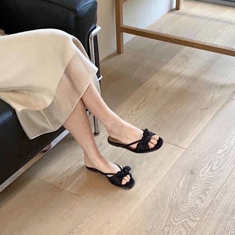 DANDT 拖鞋女22夏新款黑色百搭外穿一字拖平底穆勒綢緞真絲蝴蝶結涼鞋女(23 JUL TA NIN)歐美女鞋