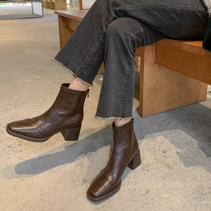 真皮短靴DANDT時尚牛皮彈力後拉鍊通勤粗跟短靴（24 DEC BHS）同風格請在賣場搜尋-歐美女鞋