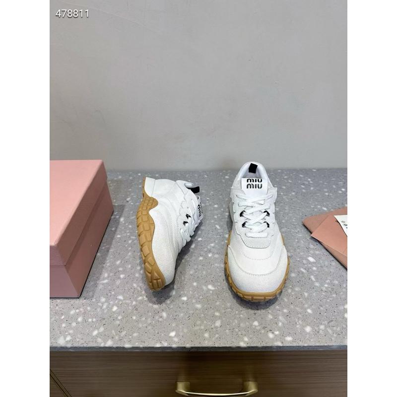 真皮休閒鞋DANDT時尚復古牛反絨阿甘休閒運動鞋（24 DEC LUC ）同風格請在賣場搜尋-外銷女鞋